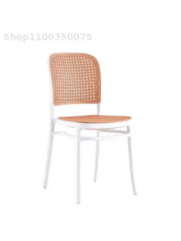 נורדי קש הכיסא נטו אדום חיצוני פלסטיק Stackable האוכל כיסא קטן בדירה האוכל כיסא מודרני השולחן בבית הכסא